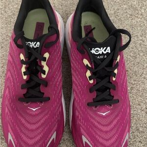 Hoka One One Arahi 6 Pink Raspberry Athletic Shoe Size 9